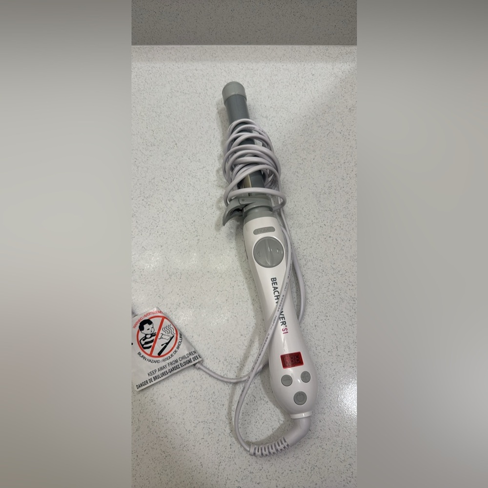 Beachwaver® S1 Dual Voltage White Rotating Curling Iron